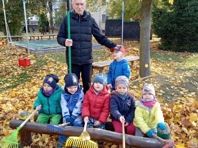 Broučci - Podzim na zahradě